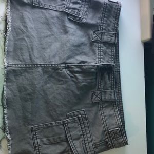 ARMY GREEN BDG SKIRT WITH RIPPED EDGES